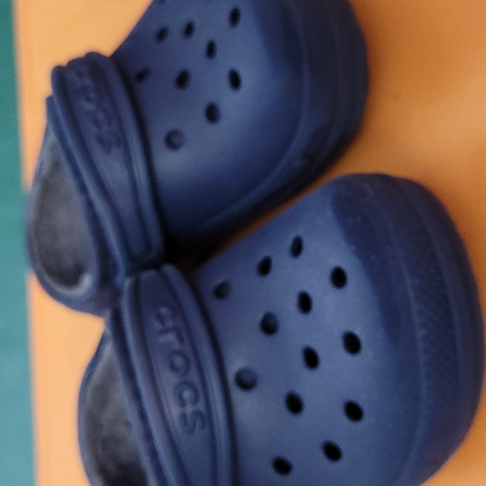 CROCS toddler size 7 lined clogs